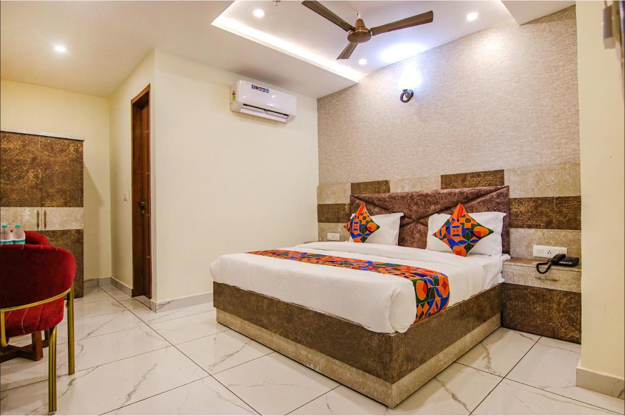 Fabhotel Meridian Inn Mohali Exterior foto